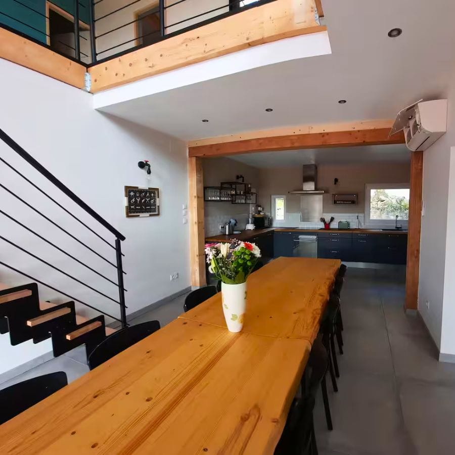 Salle à manger familiale pour 14 personnes