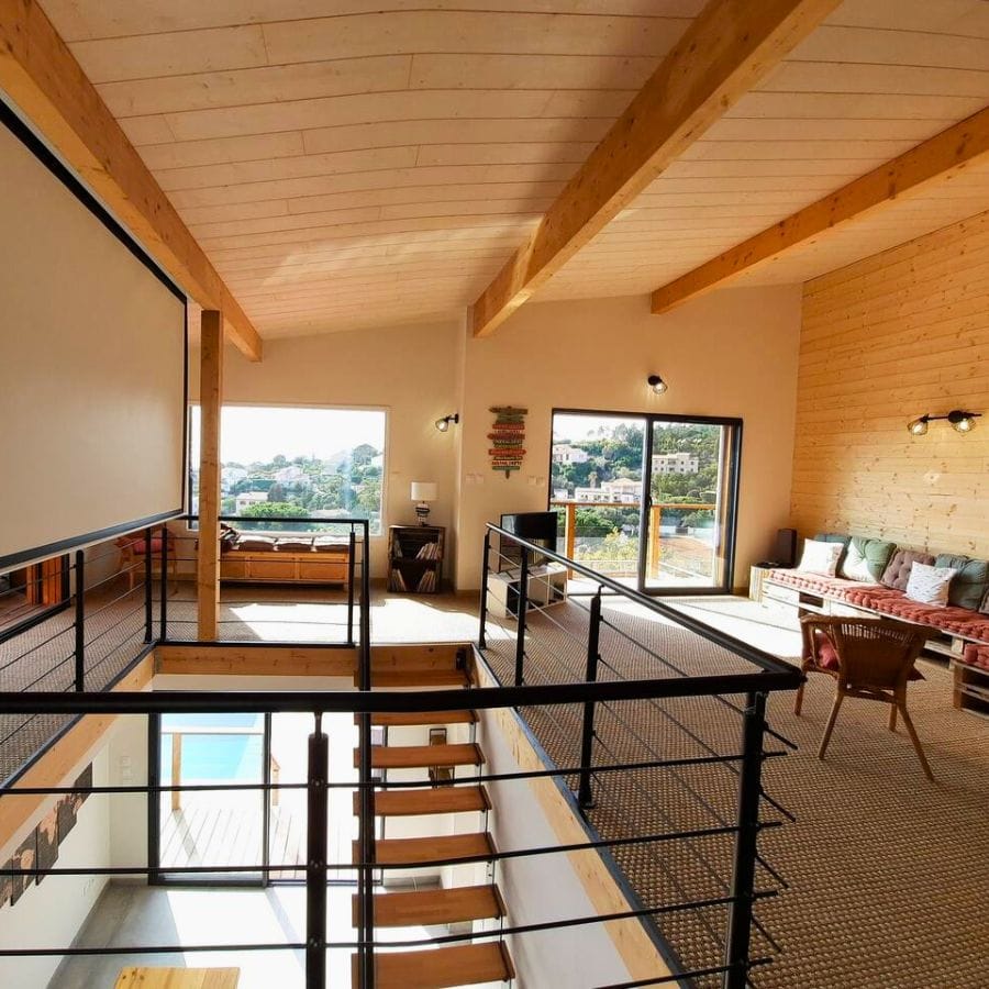 Salon spacieux dans villa à Fréjus