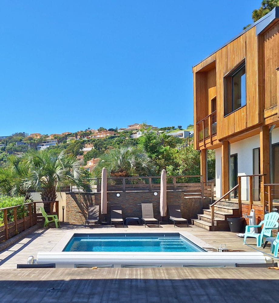 Séjour villa avec piscine et vue mer Fréjus Séjour villa avec piscine et vue mer Fréjus