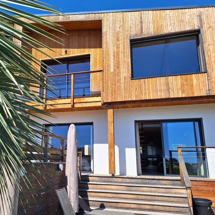 Villa avec piscine chauffée à Fréjus Villa avec piscine chauffée à Fréjus